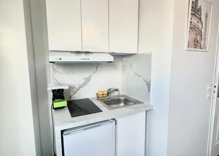 Апартаменты 365 Adjani - Cosy Center Париж